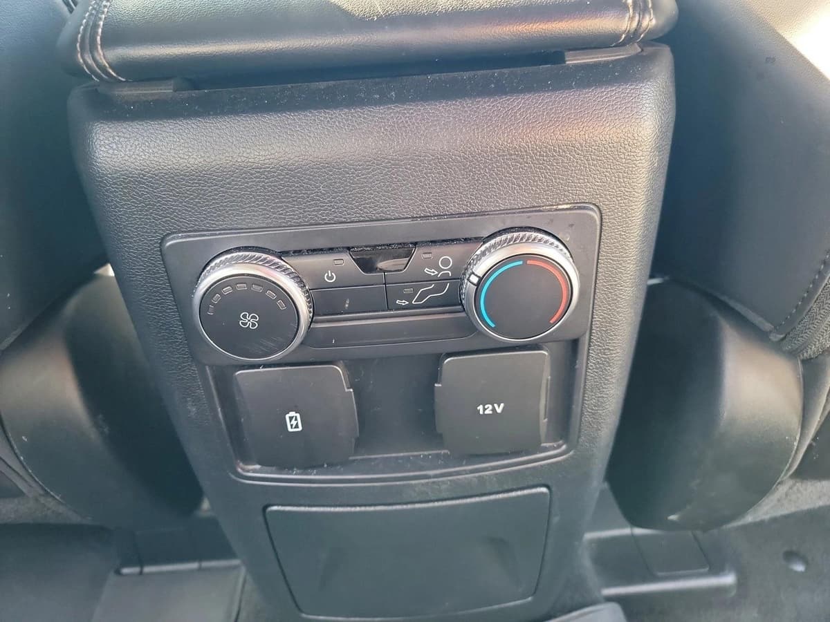 2022 Ford Explorer - Image 18