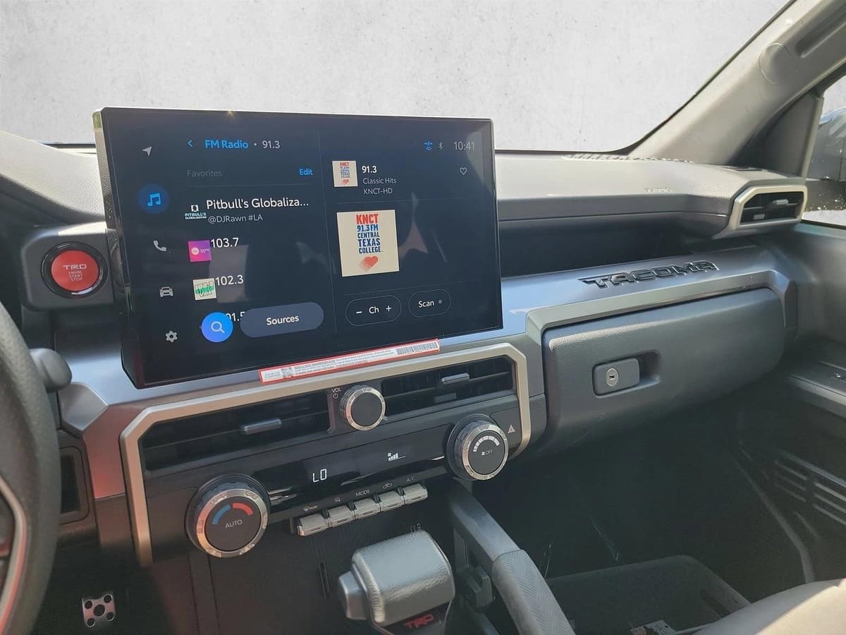 2025 Toyota Tacoma - Image 22