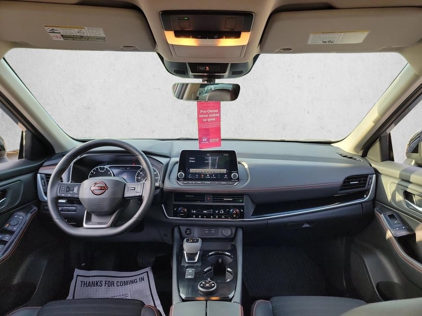 2025 Nissan Rogue - Image 18