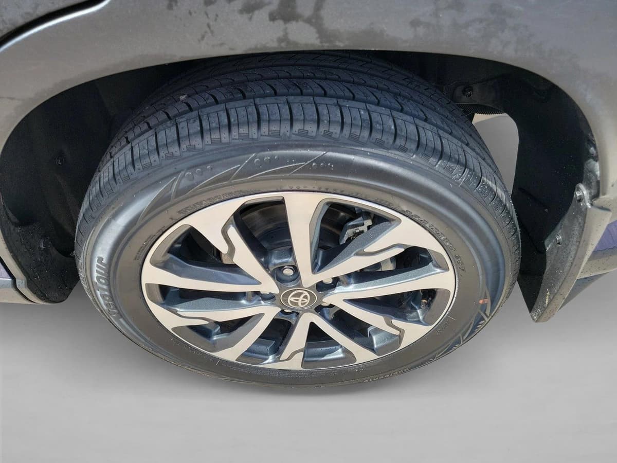 2024 Toyota Corolla Cross - Image 12