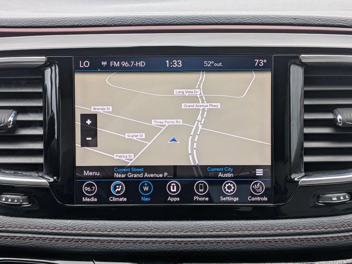 2020 Chrysler Pacifica - Image 14