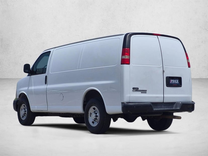 2015 Chevrolet Express 2500 - Image 8