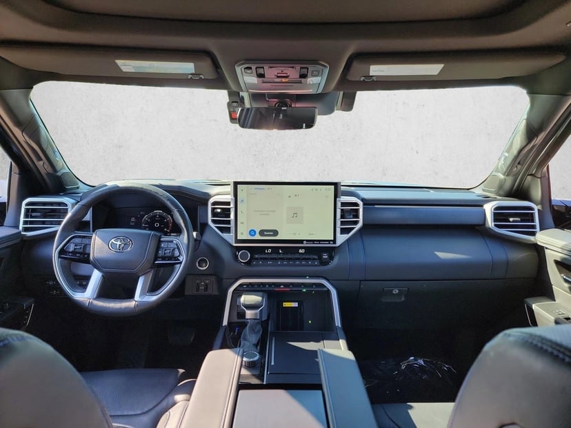 2023 Toyota Tundra - Image 18
