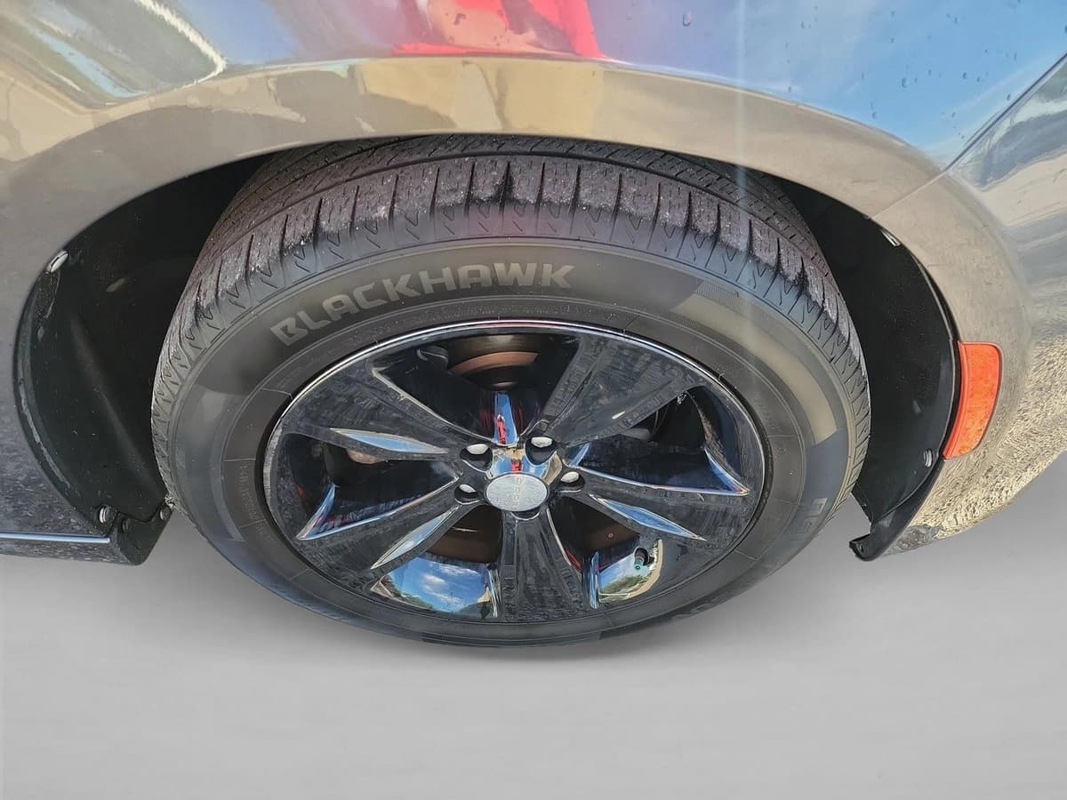 2018 Dodge Charger - Image 11