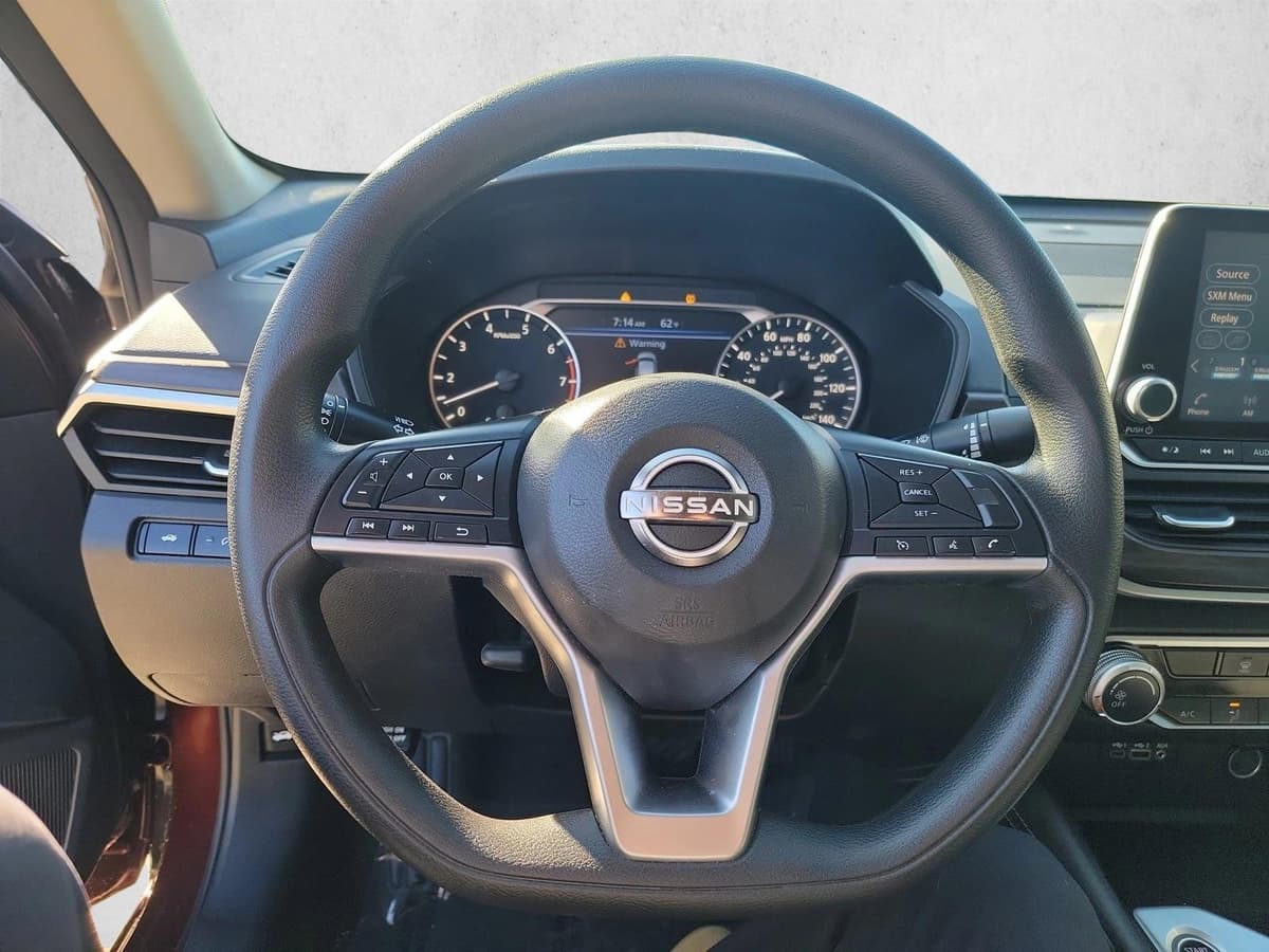 2023 Nissan Altima - Image 17