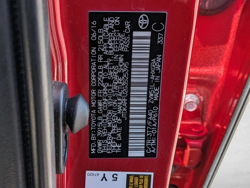 2016 Toyota Prius - Image 25