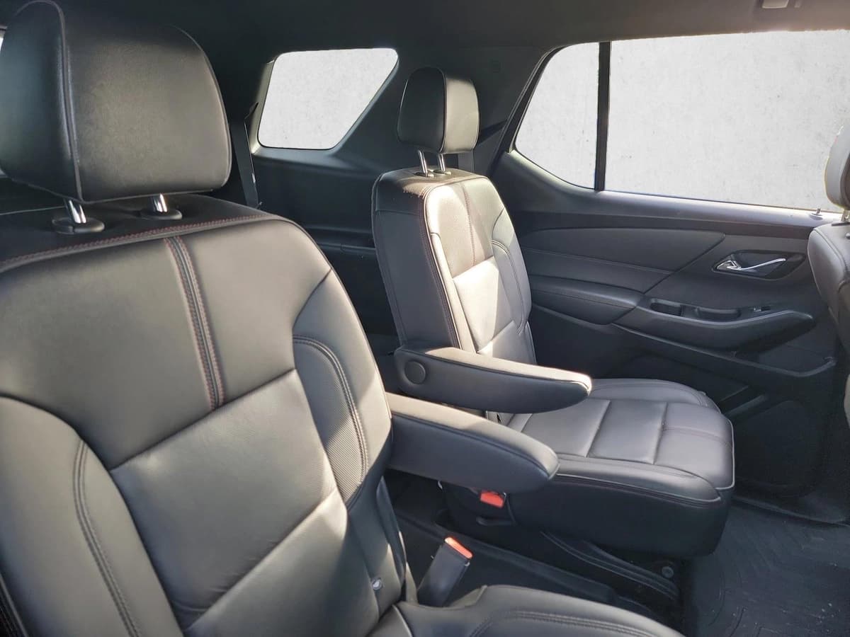 2022 Chevrolet Traverse - Image 16