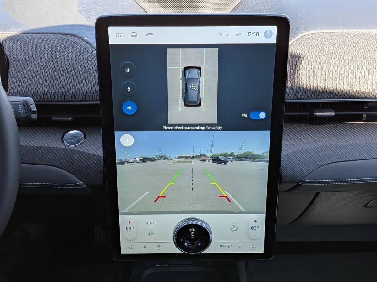 2021 Ford Mustang Mach-E - Image 13