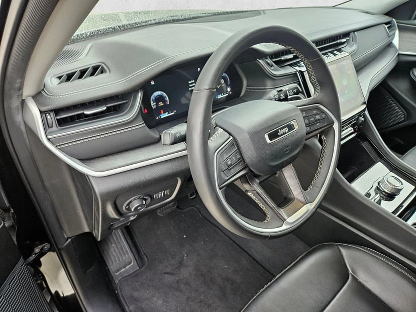 2023 Jeep Grand Cherokee - Image 9