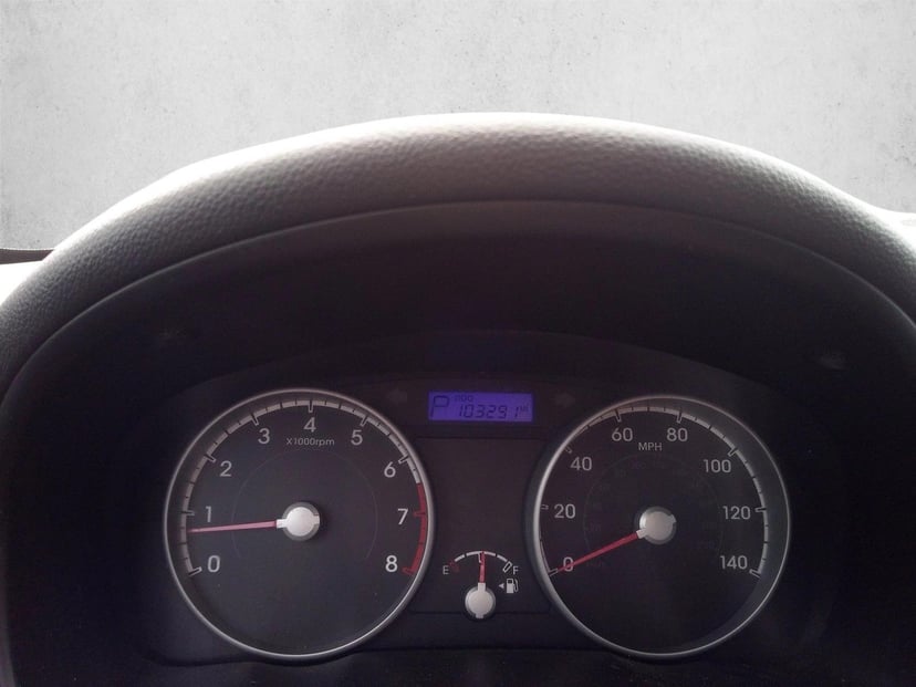 2010 Hyundai Accent - Image 17