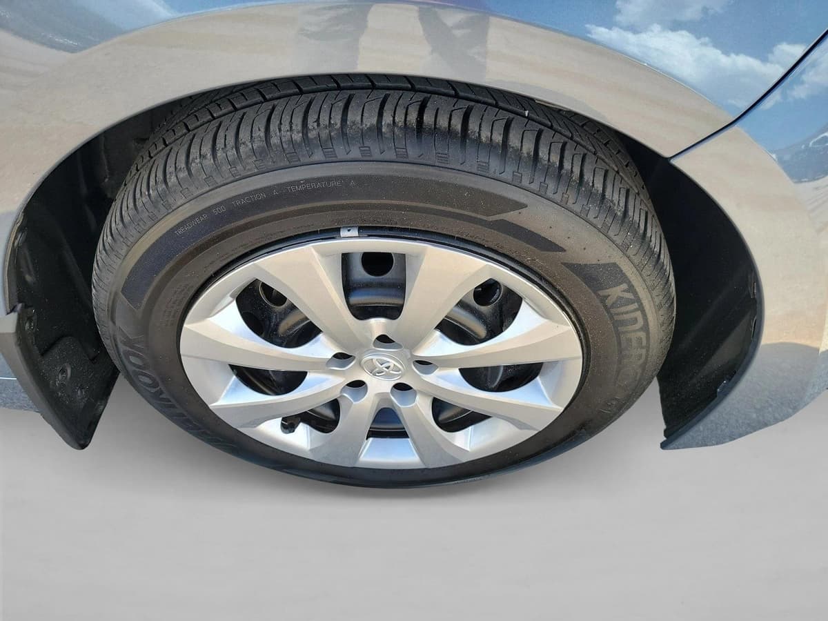 2025 Toyota Corolla - Image 10