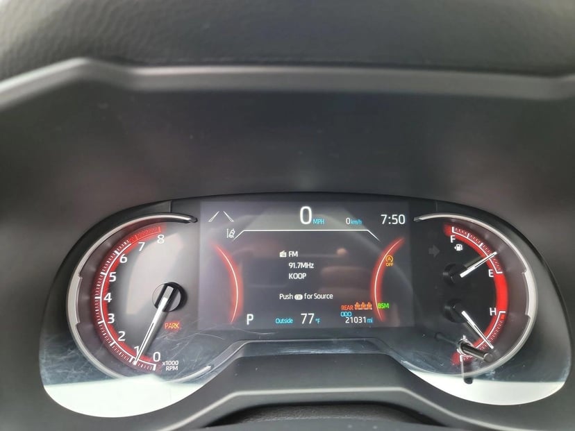 2025 Toyota RAV4 - Image 21