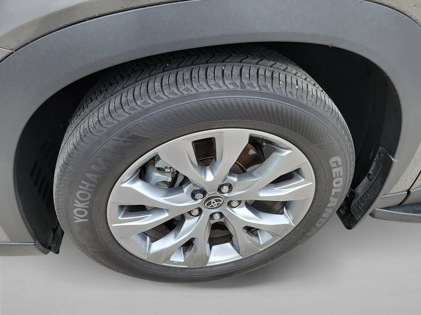 2025 Toyota Grand Highlander - Image 9