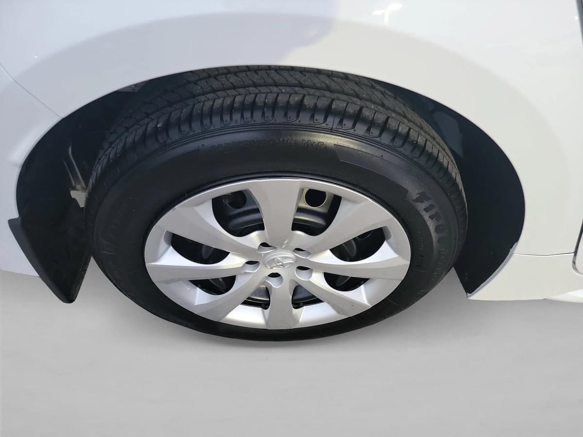 2025 Toyota Corolla - Image 11