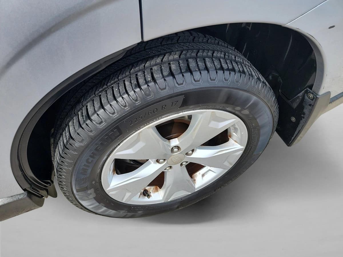 2016 Subaru Forester - Image 10