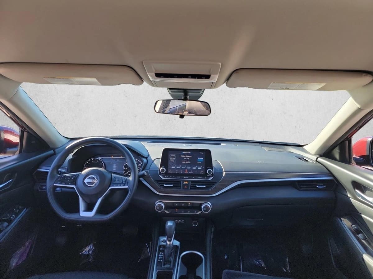 2023 Nissan Altima - Image 16