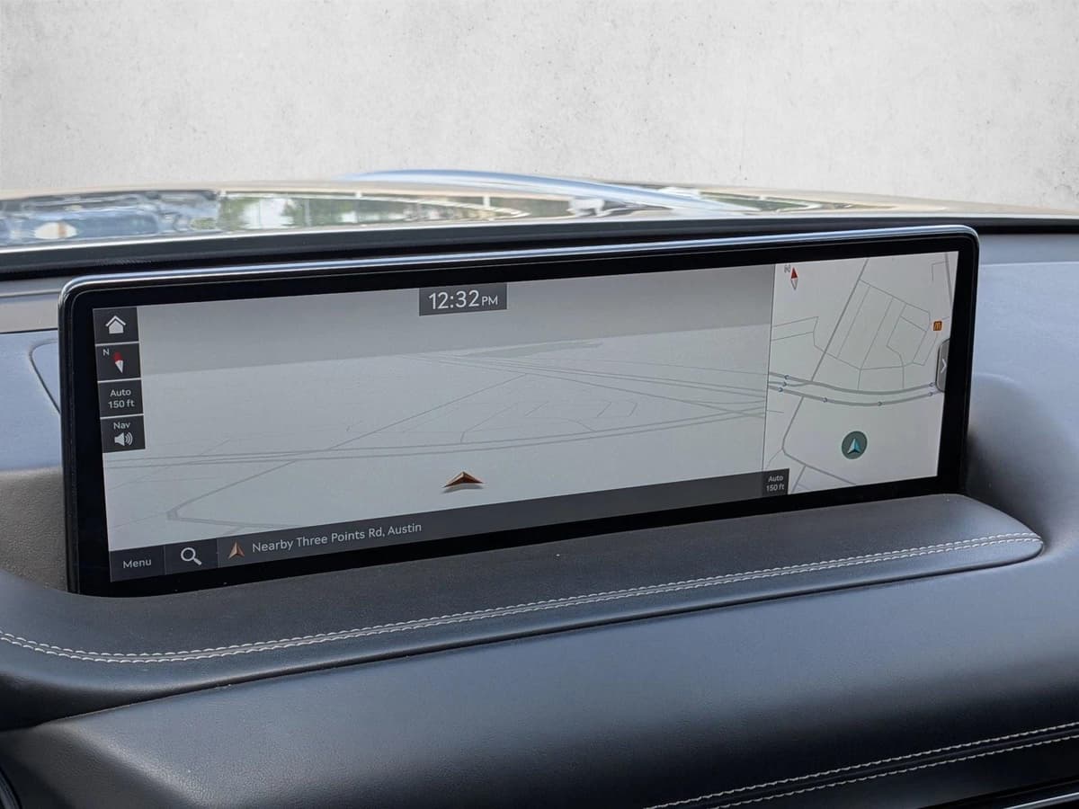 2024 Genesis GV80 - Image 13