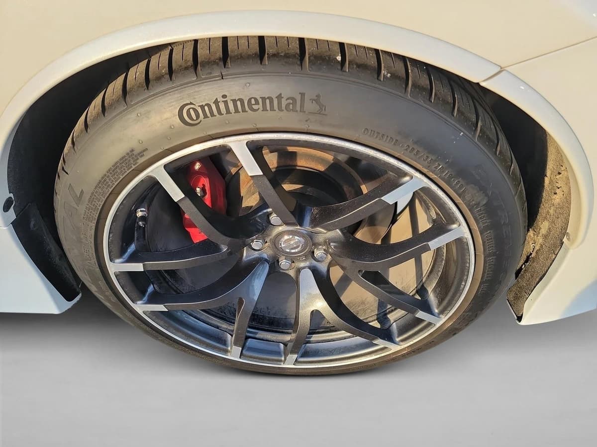 2020 Nissan 370Z - Image 12