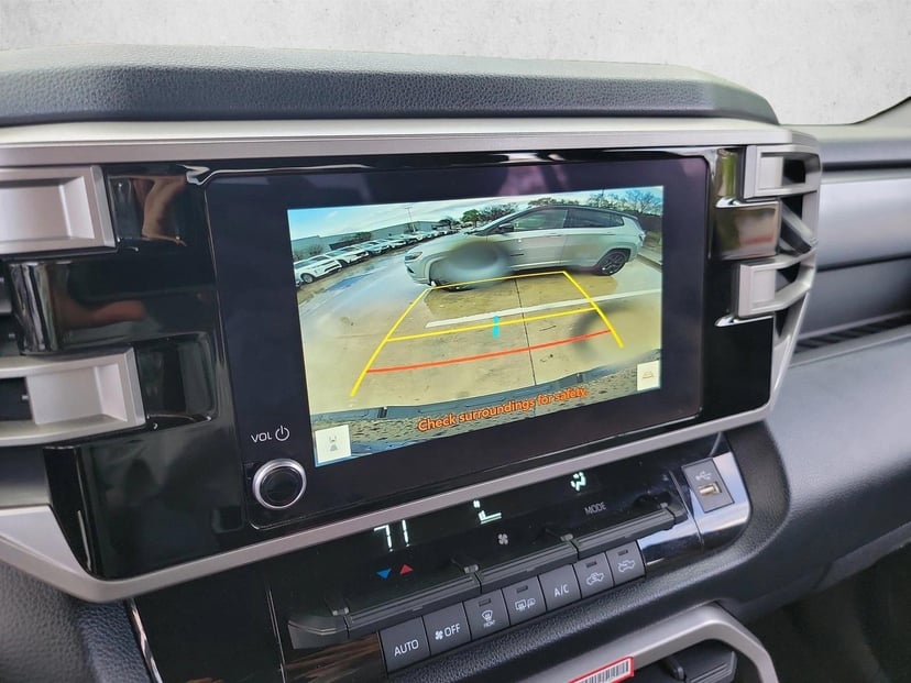 2025 Toyota Tundra - Image 24