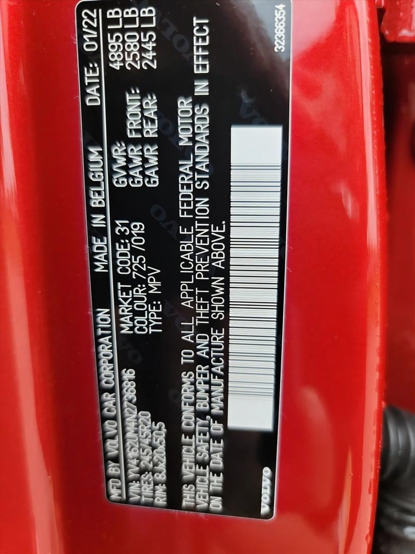 2022 Volvo XC40 - Image 24