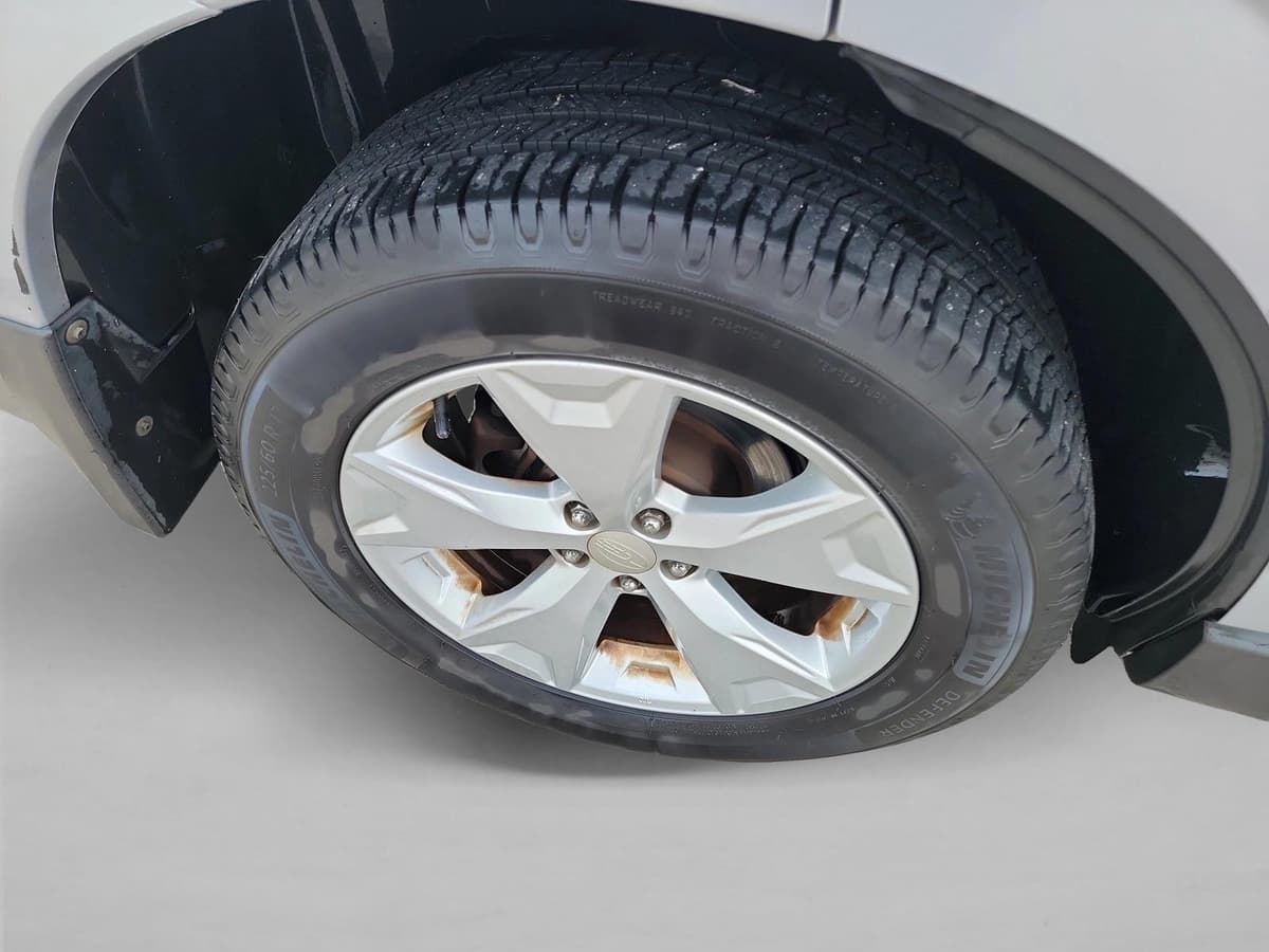 2016 Subaru Forester - Image 11