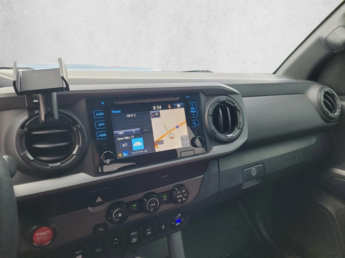 2019 Toyota Tacoma - Image 21