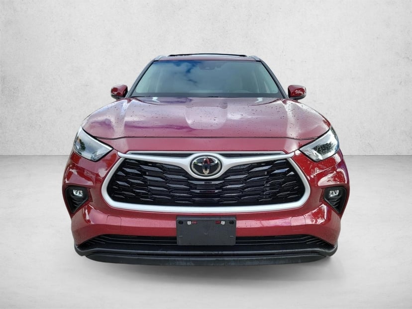 2026 Toyota Highlander - Image 2