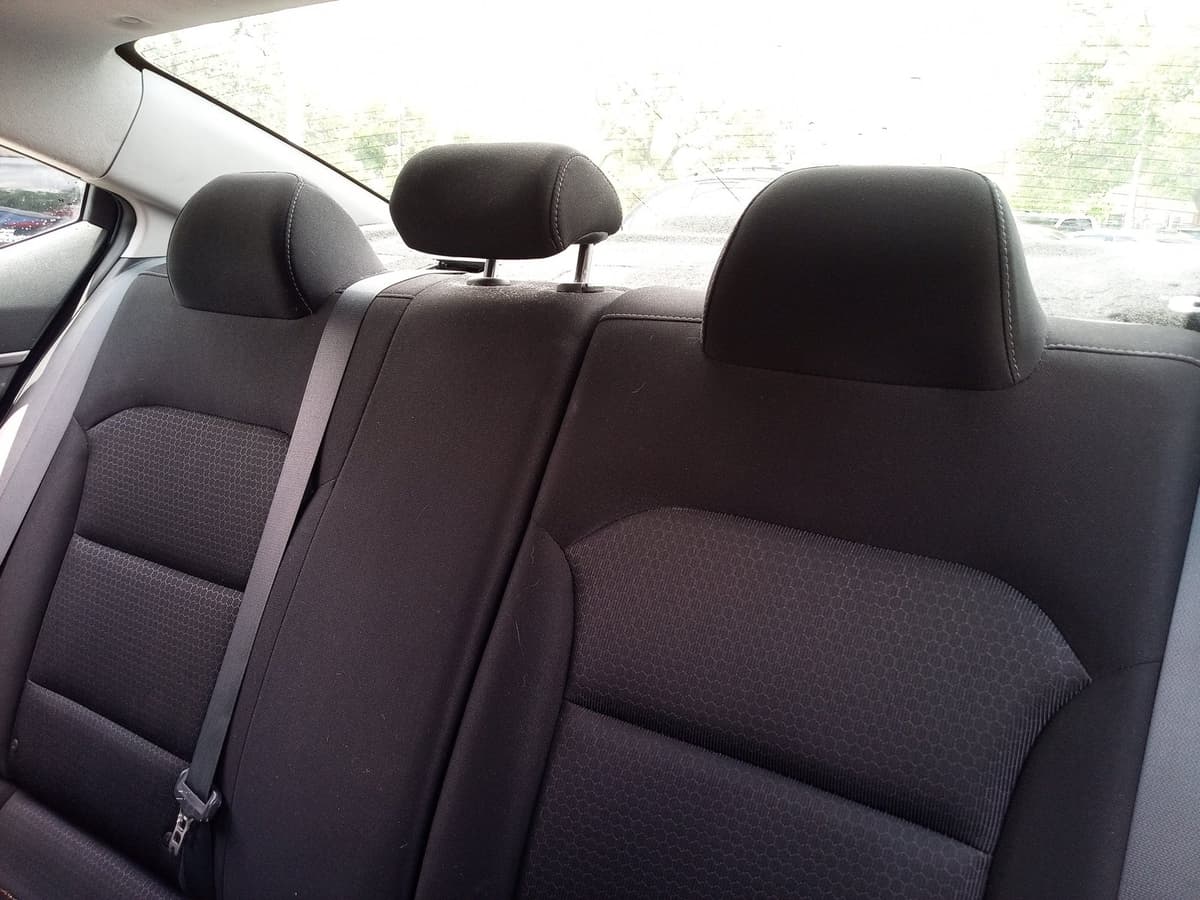 2017 Hyundai Elantra - Image 14