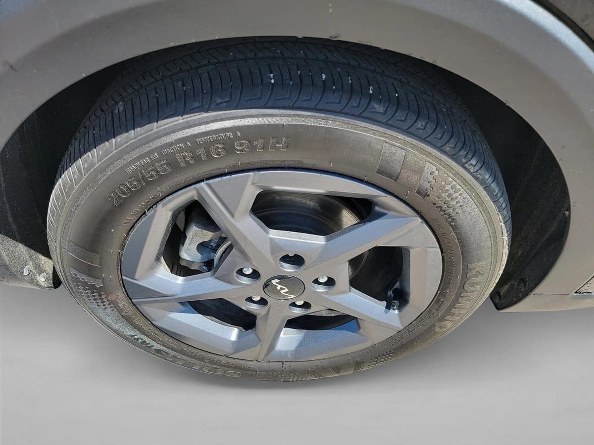 2025 Kia K4 - Image 11