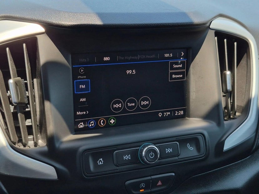 2024 GMC Terrain - Image 12