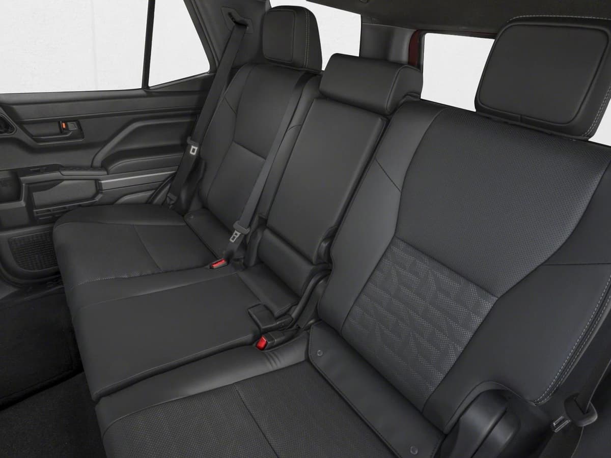 2026 Toyota 4Runner - Image 9