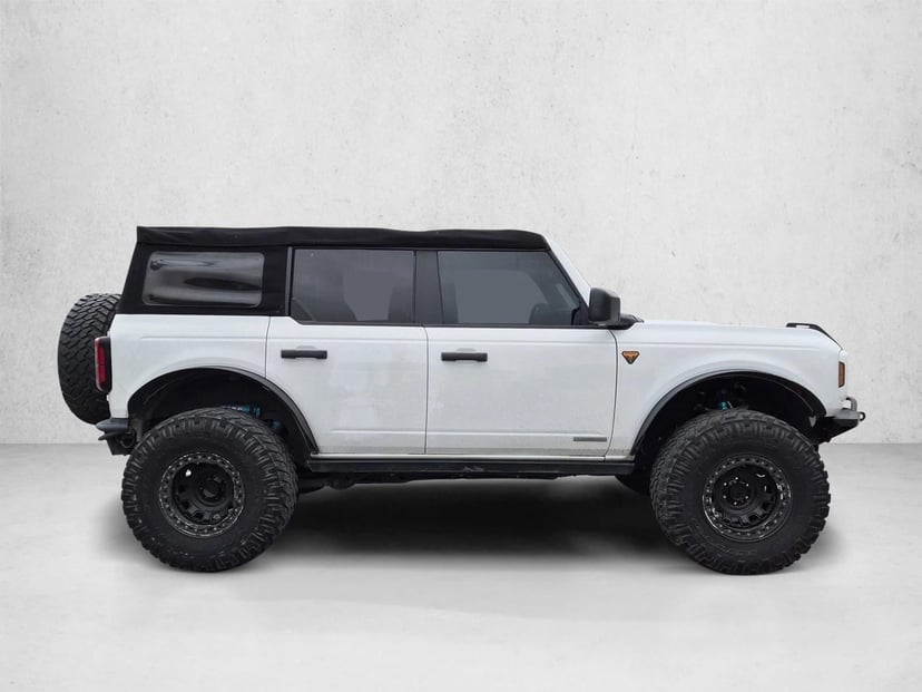 2022 Ford Bronco - Image 4