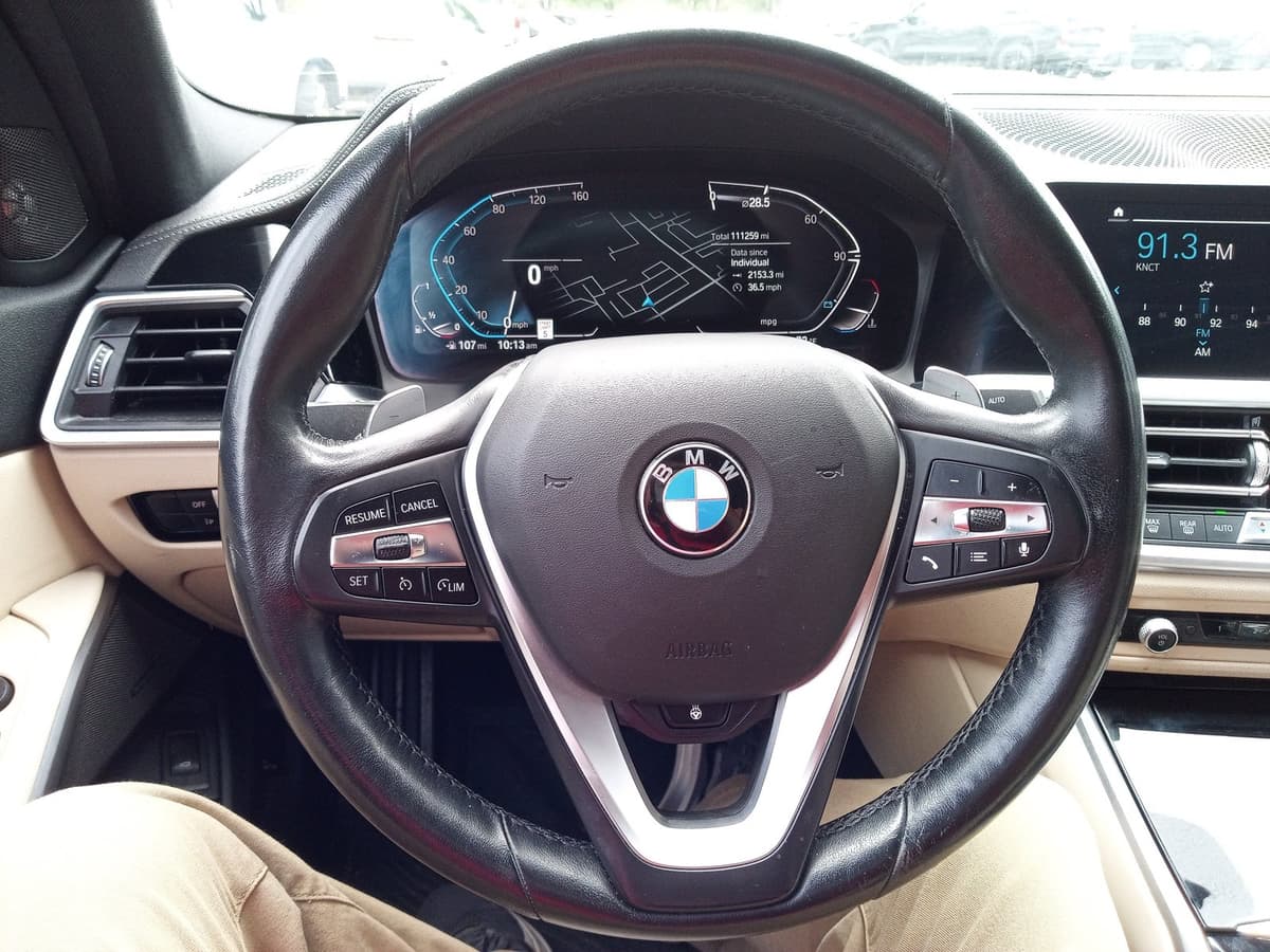 2019 BMW 330i - Image 18