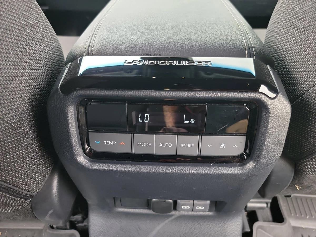 2025 Toyota Land Cruiser - Image 14