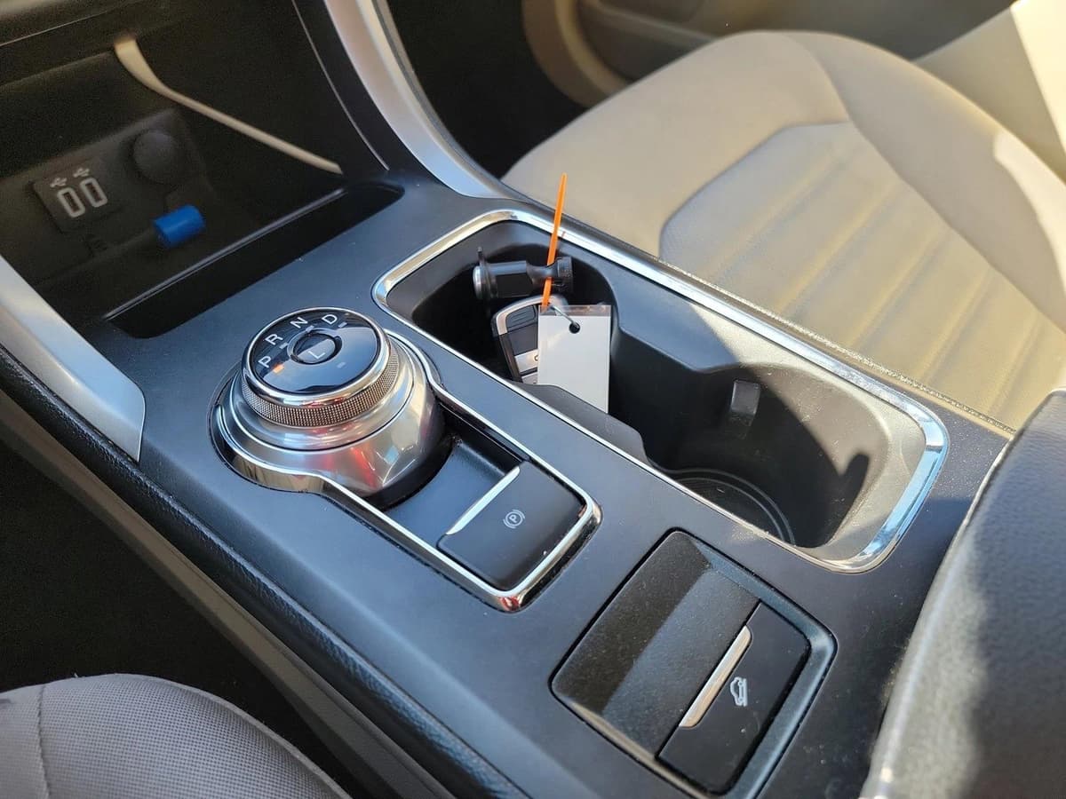 2020 Ford Fusion - Image 23