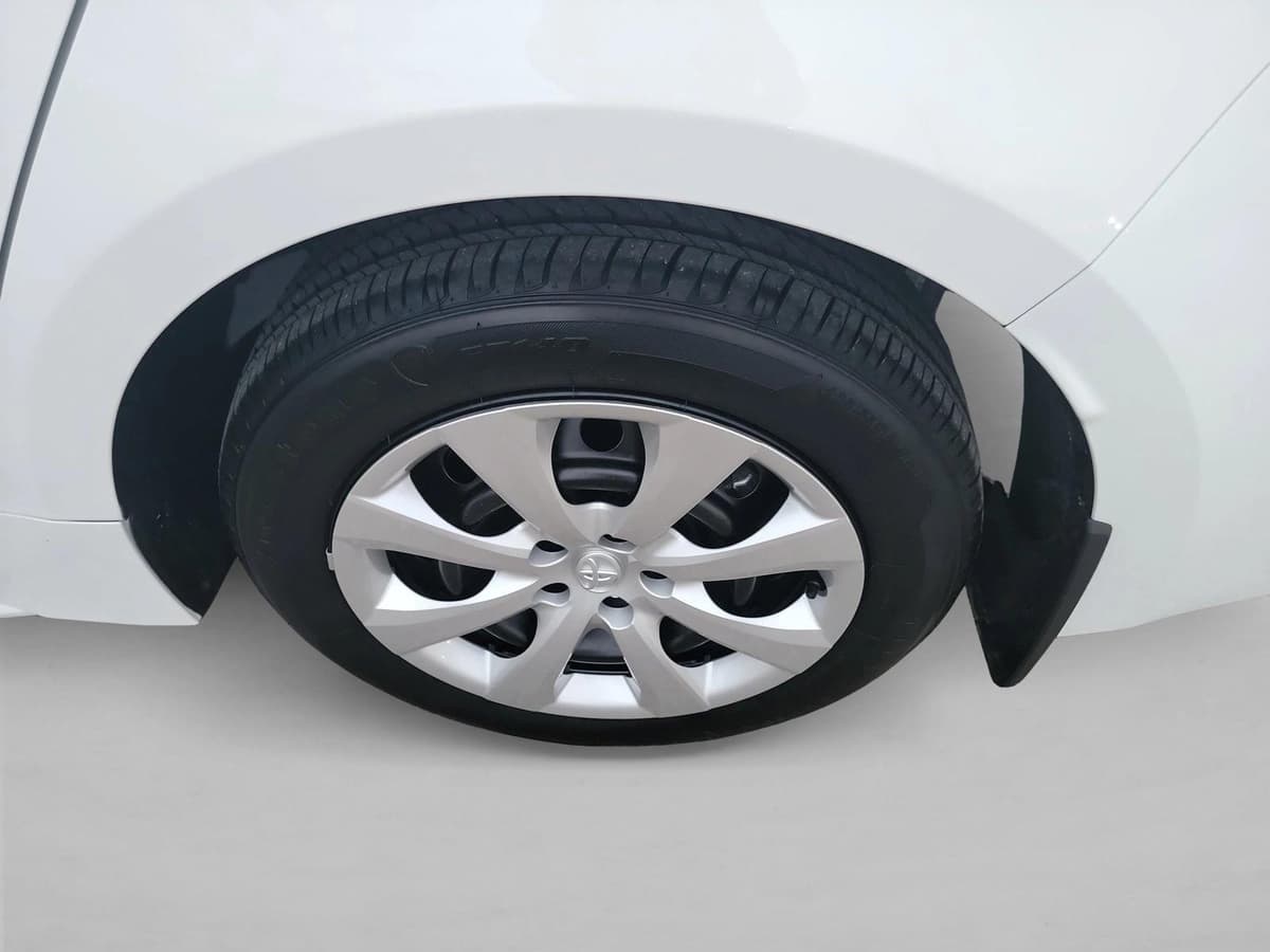 2025 Toyota Corolla - Image 12