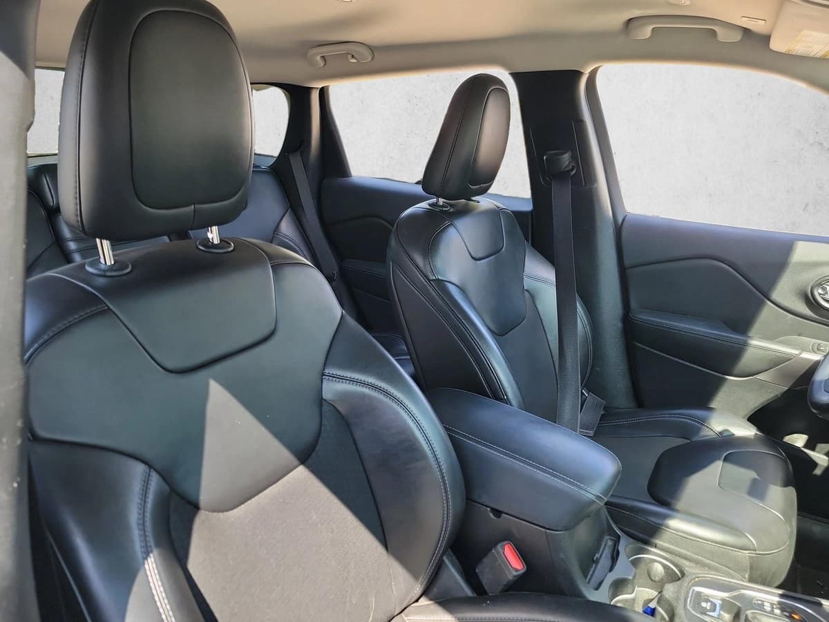 2019 Jeep Cherokee - Image 14