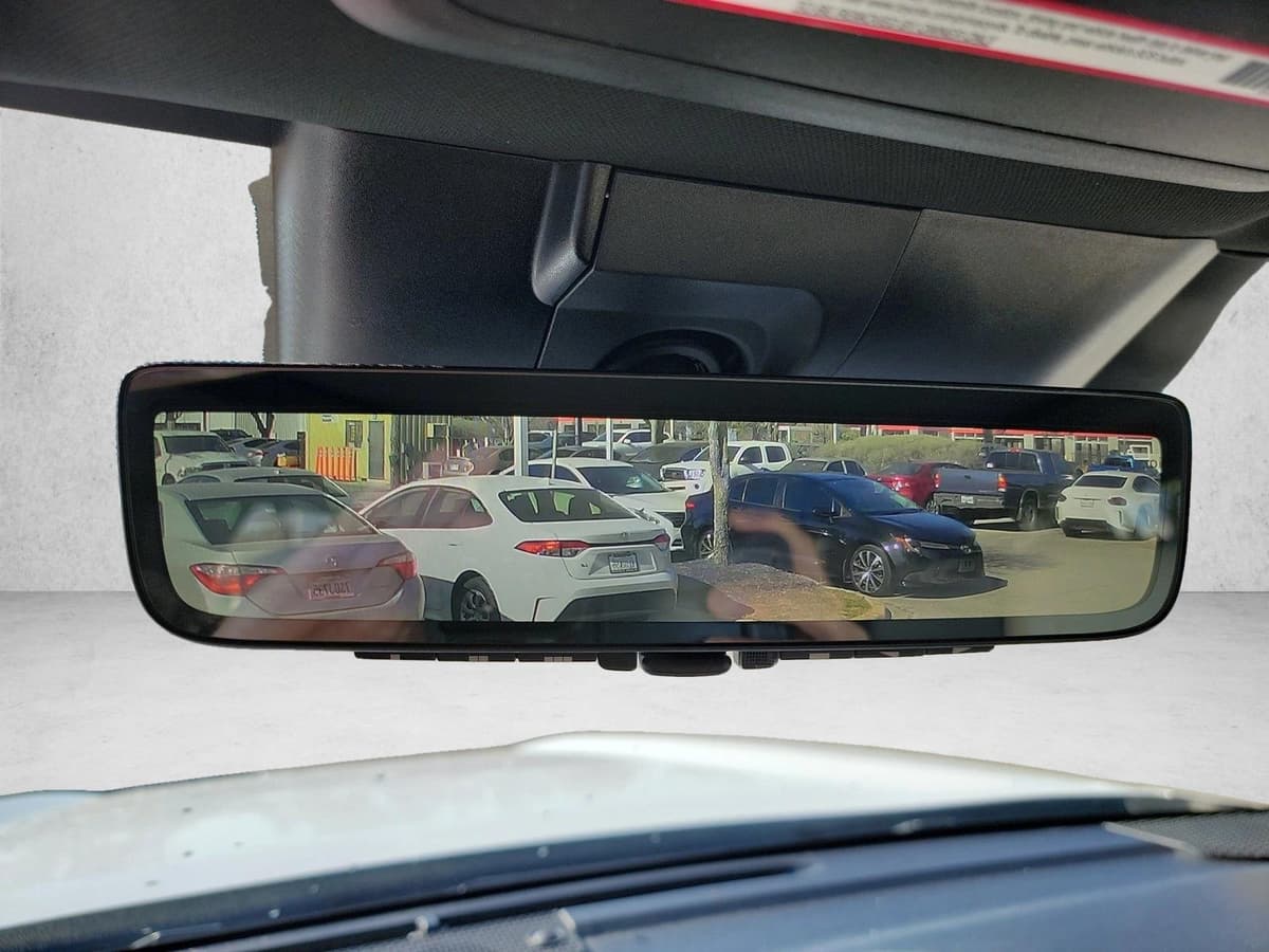 2023 Toyota Sequoia - Image 25