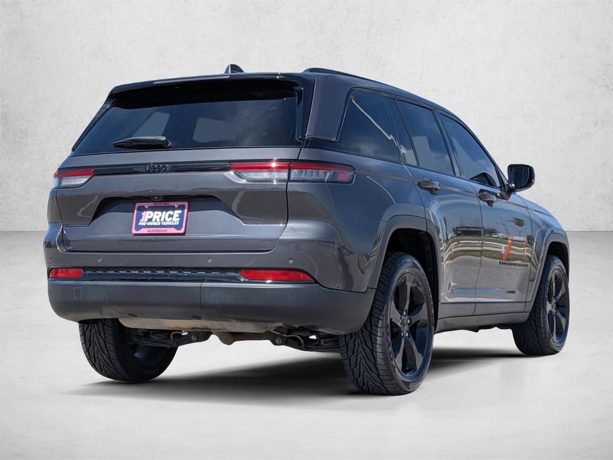 2022 Jeep Grand Cherokee - Image 5