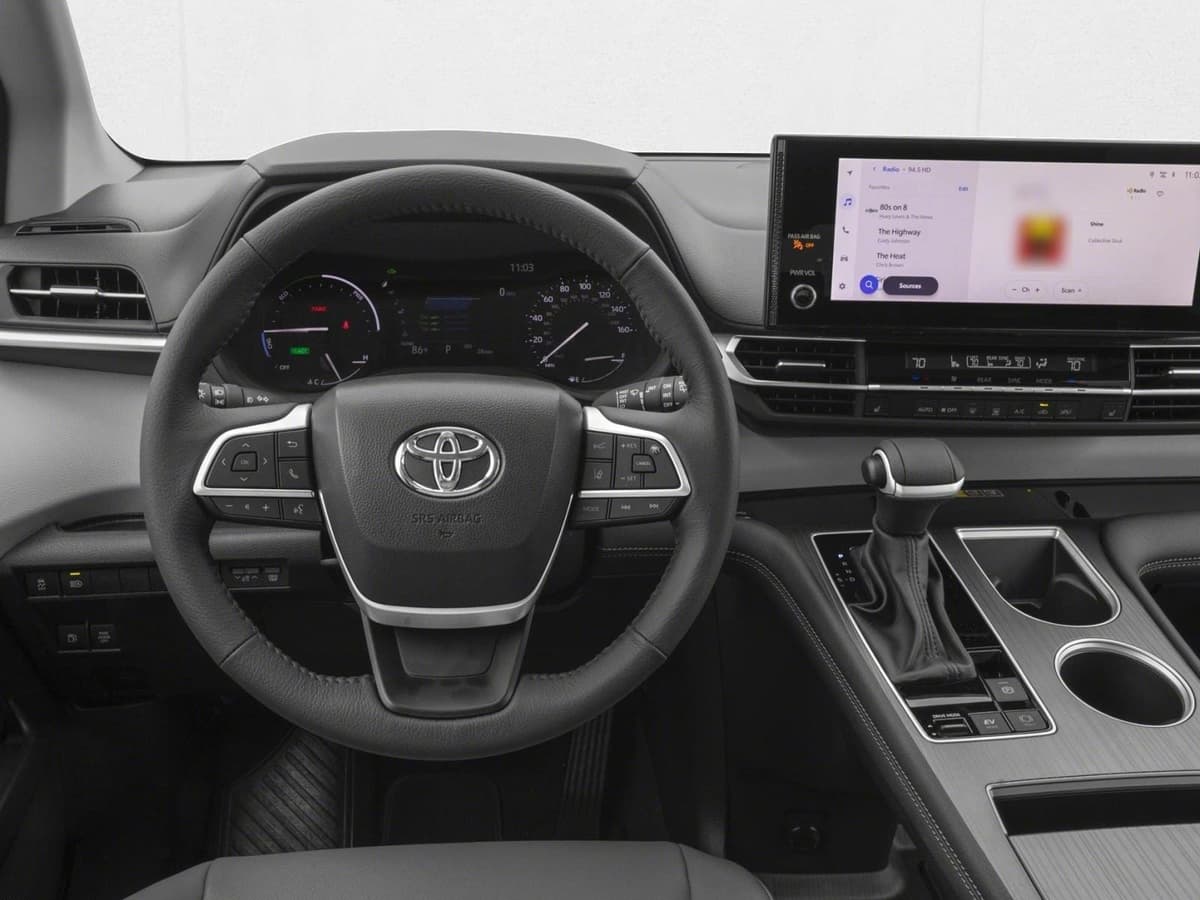 2026 Toyota Sienna - Image 4