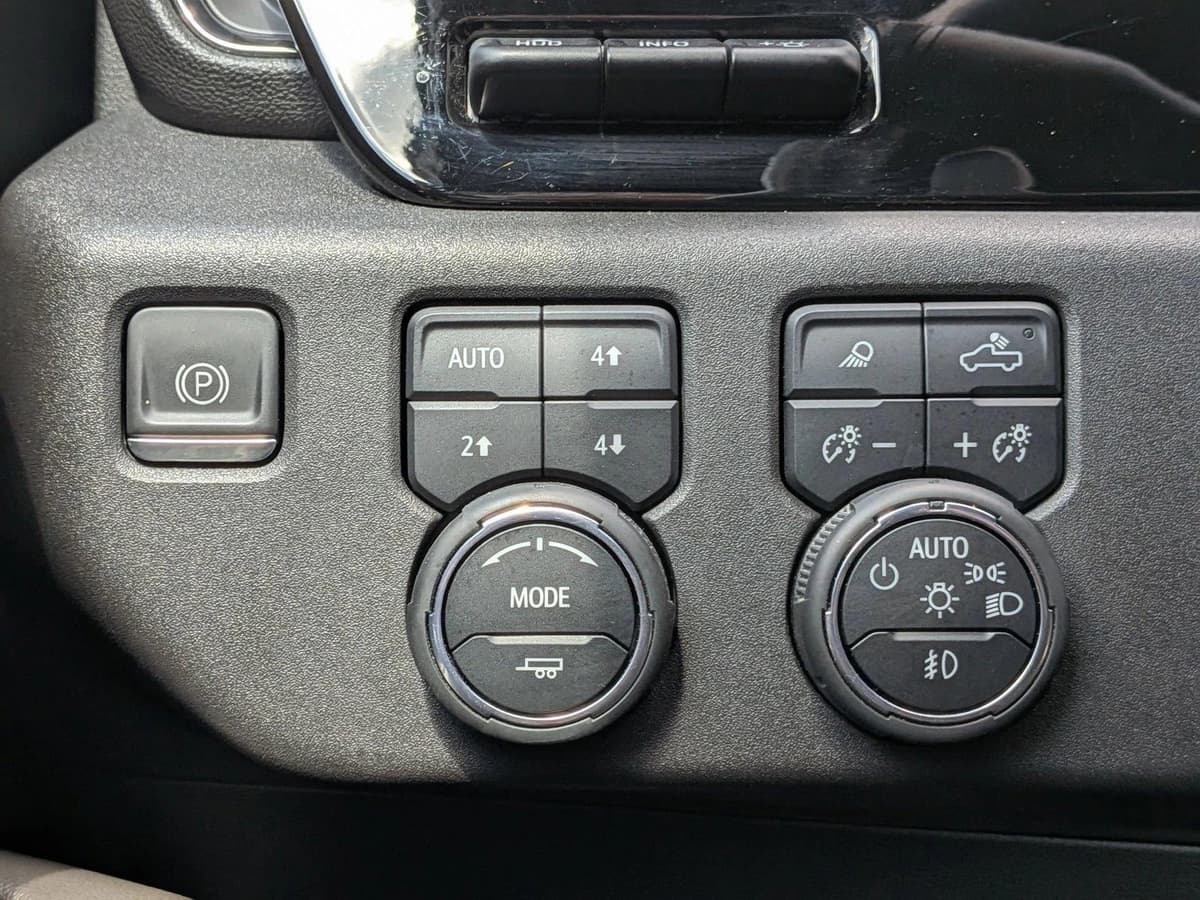 2023 Chevrolet Silverado 1500 - Image 12