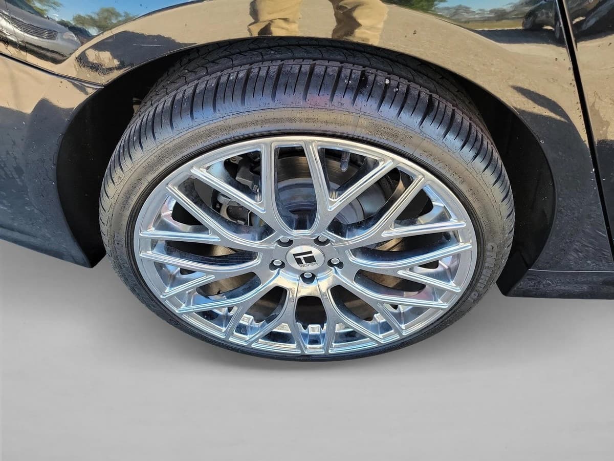 2020 Ford Fusion - Image 11