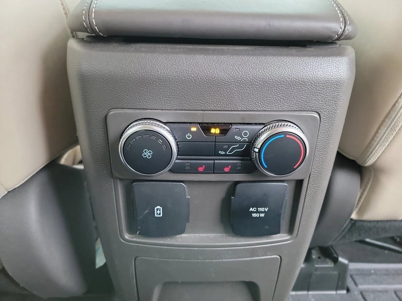2022 Ford Explorer - Image 16