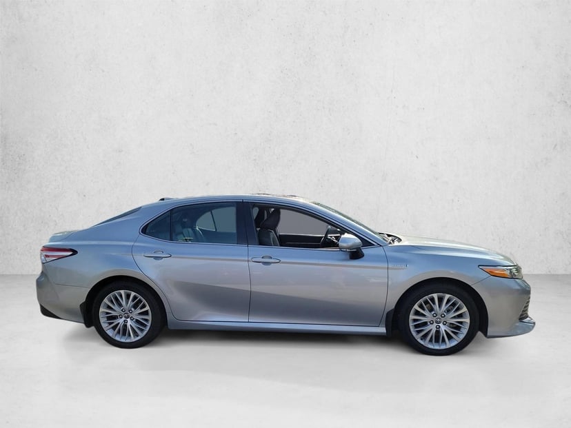 2020 Toyota Camry Hybrid - Image 4