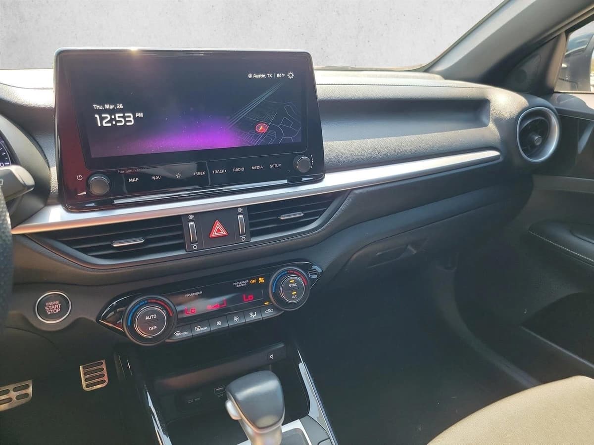 2023 Kia Forte - Image 22