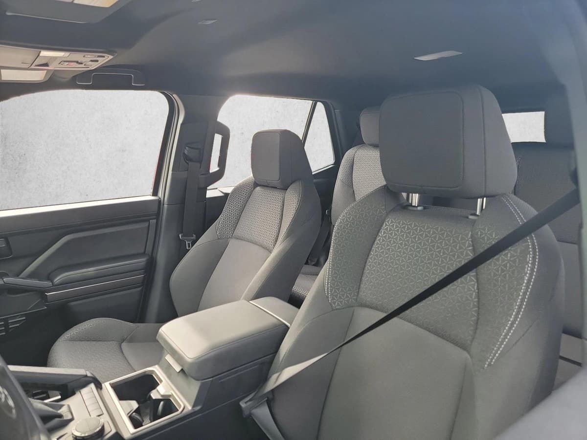 2025 Toyota 4Runner - Image 13