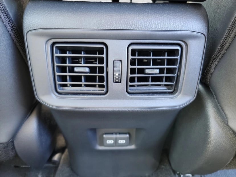 2025 Toyota RAV4 - Image 17