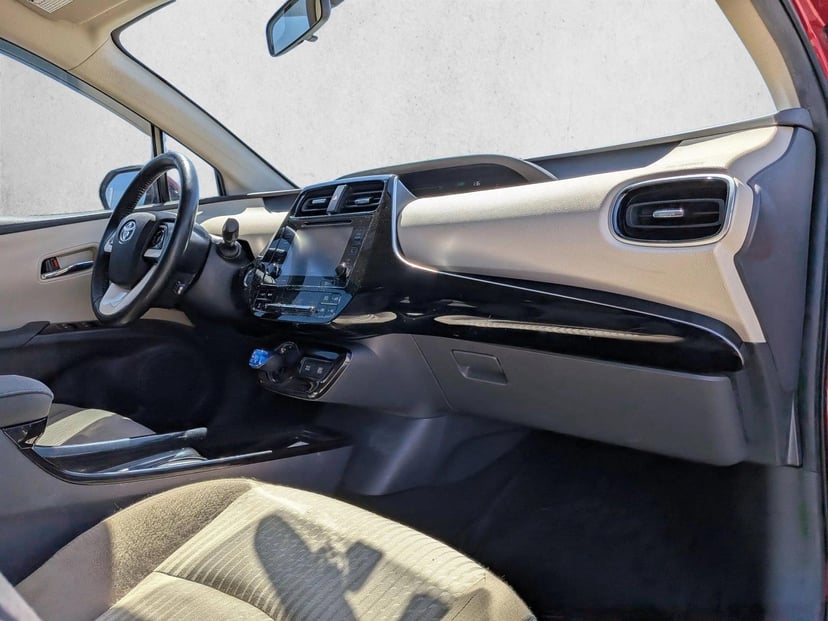 2016 Toyota Prius - Image 22