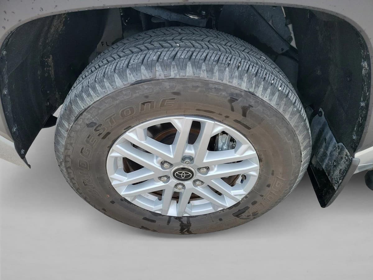 2024 Toyota Tundra - Image 9