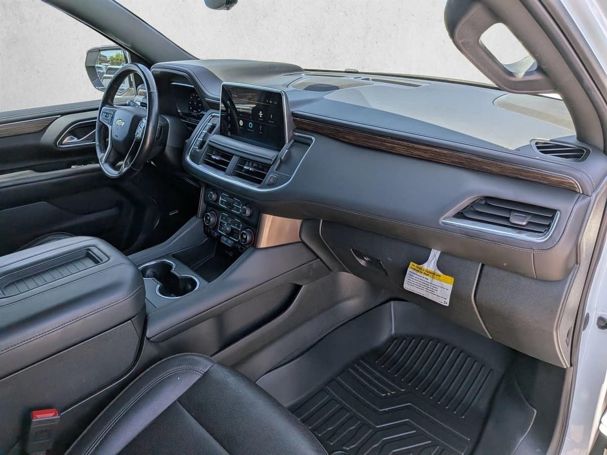 2022 Chevrolet Suburban - Image 23